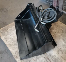 2.5 Ton Excavator Attachment Hydraulic Tilt Bucket 800mm Tilting Bucket 31 inch TERROR X2 PRO
