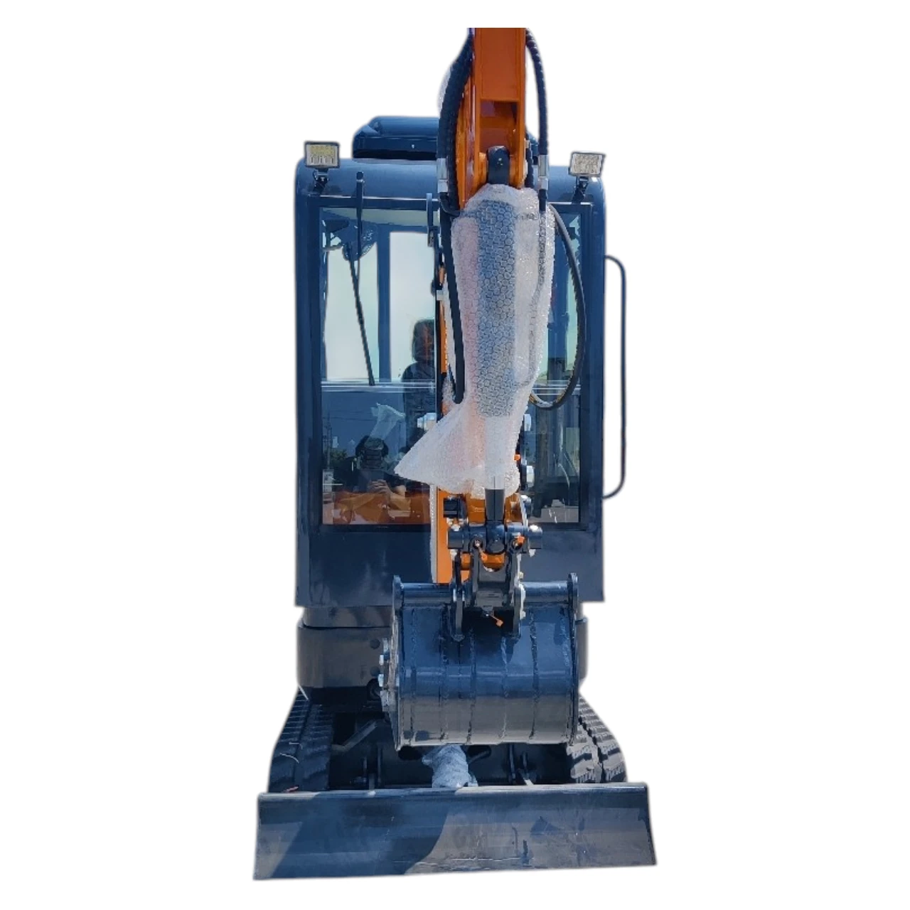 TYPHON TERROR XVIII Prestige 2 Ton Mini Excavator KUBOTA Diesel Engine USA - Image 5